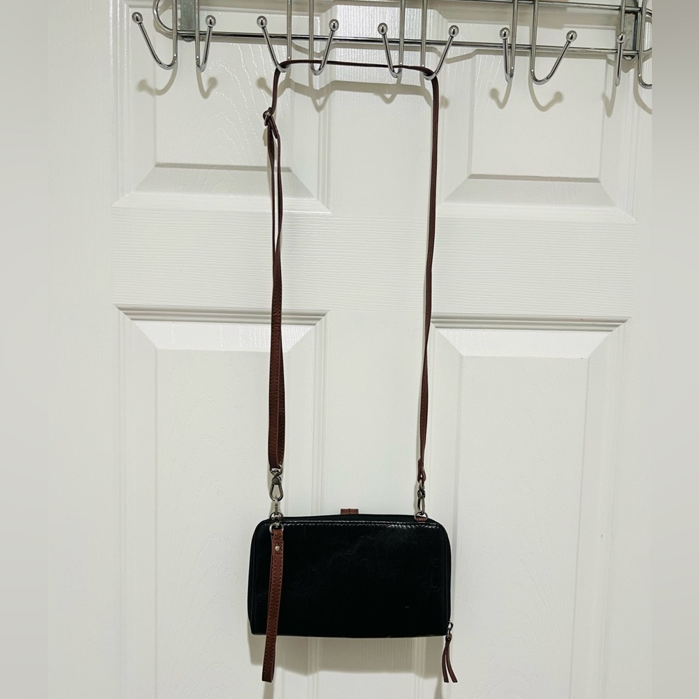 The Sak Black and Tan Crossbody Bag excellent condition - Picture 3 of 8